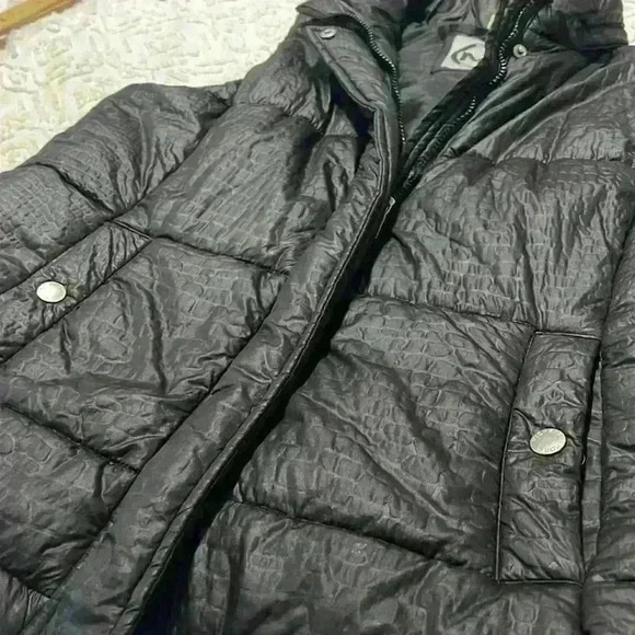 Michael Kors black crocodile embossed,‎ full zip puffer vest. Women’s size P/L - Picture 8 of 10